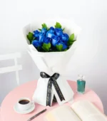 Ramo de rosas azules