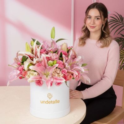 arreglo-buchon-de-liliums-rosado-y-rosas-y-claveles